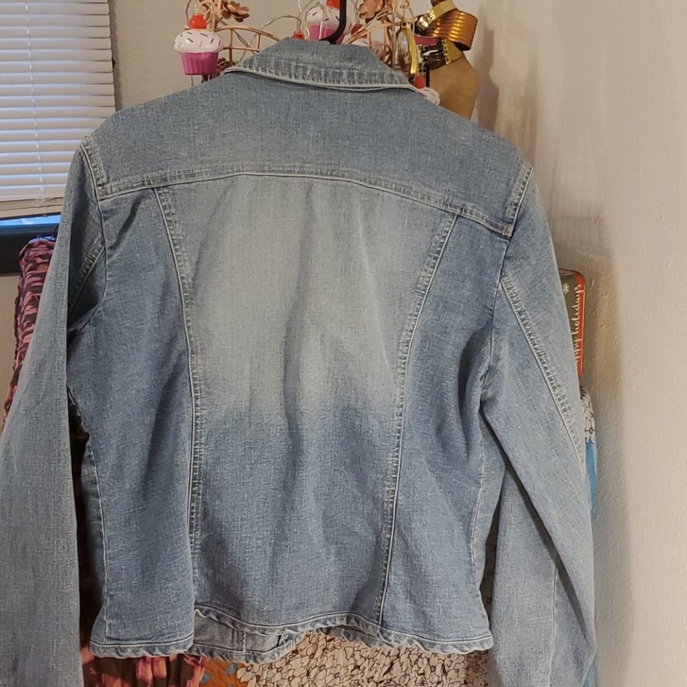 A.M.I.☆ Jean Jacket - Picture 4 of 7